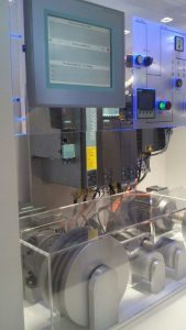 Cálculo y gestión del consumo energético mediante componentes Siemens.