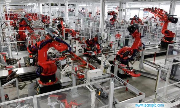 Robots industriales en la fabricación de iphone en China.