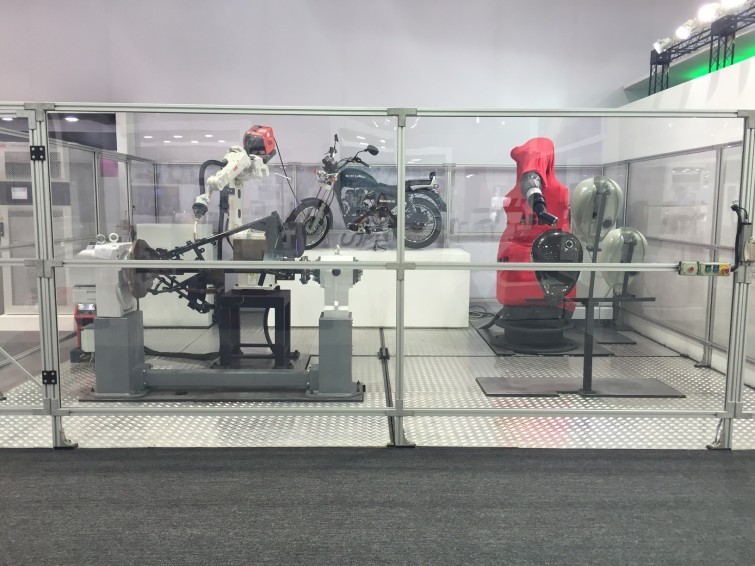 La automatización robótica con ABB y una demostración con motocicletas.