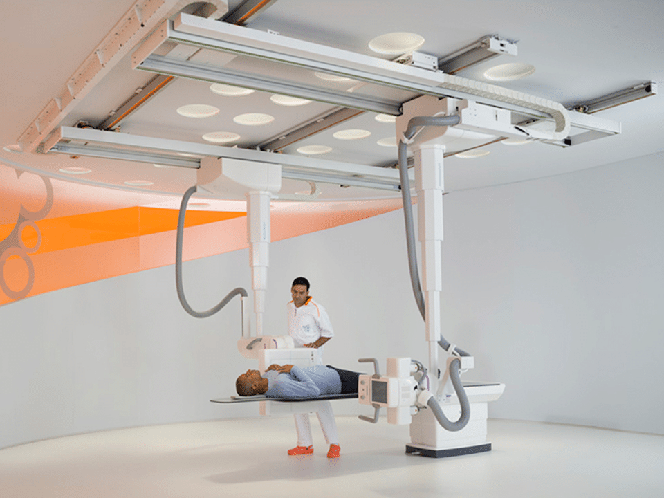 Sistema rayos X robotizado de Siemens Healthcare.