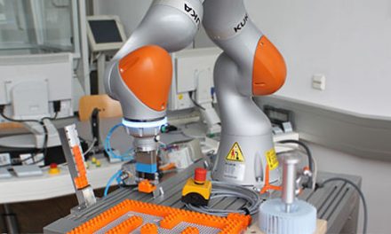 Robots KUKA enseñan a estudiantes en Rosenheim.