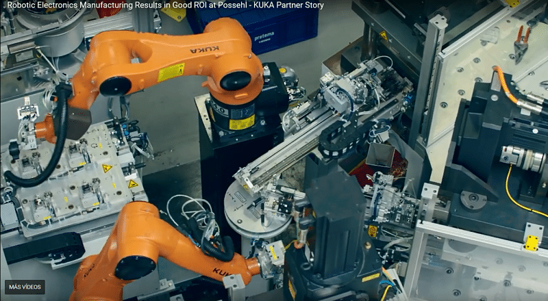 Robots Kuka trabajando conjuntamente.