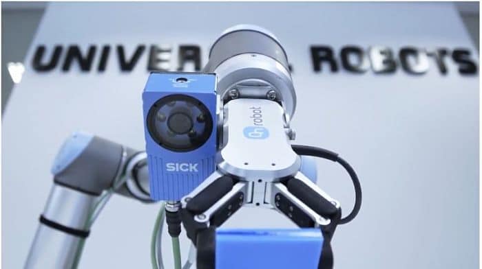 Robot de Universal Robots y SICK con sus sensores se unen con productos Plug & Play.