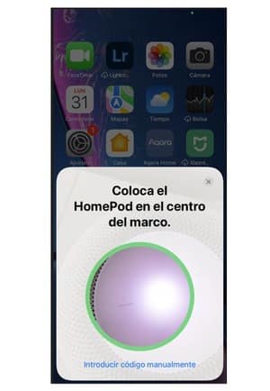 Colocar el Homepod centrado con la cámara del iPhone para configurar Homepod Mini